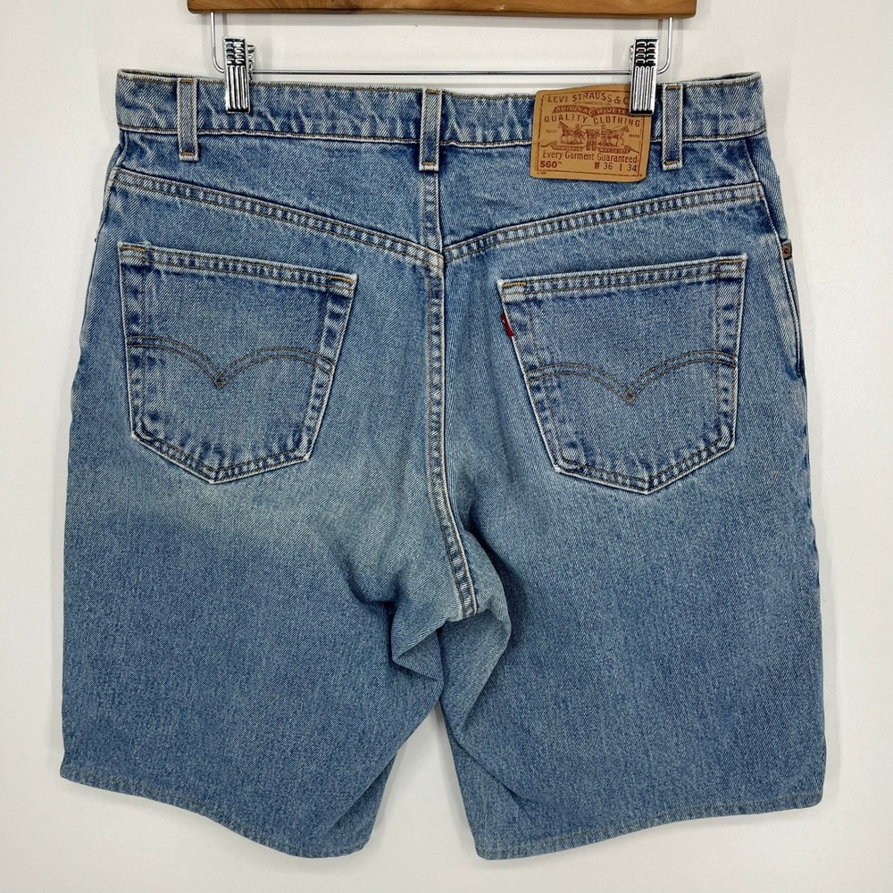 Levis 560 Mens Vintage Loose Fit Tapered Leg Denim Shorts Light Wash Size 36